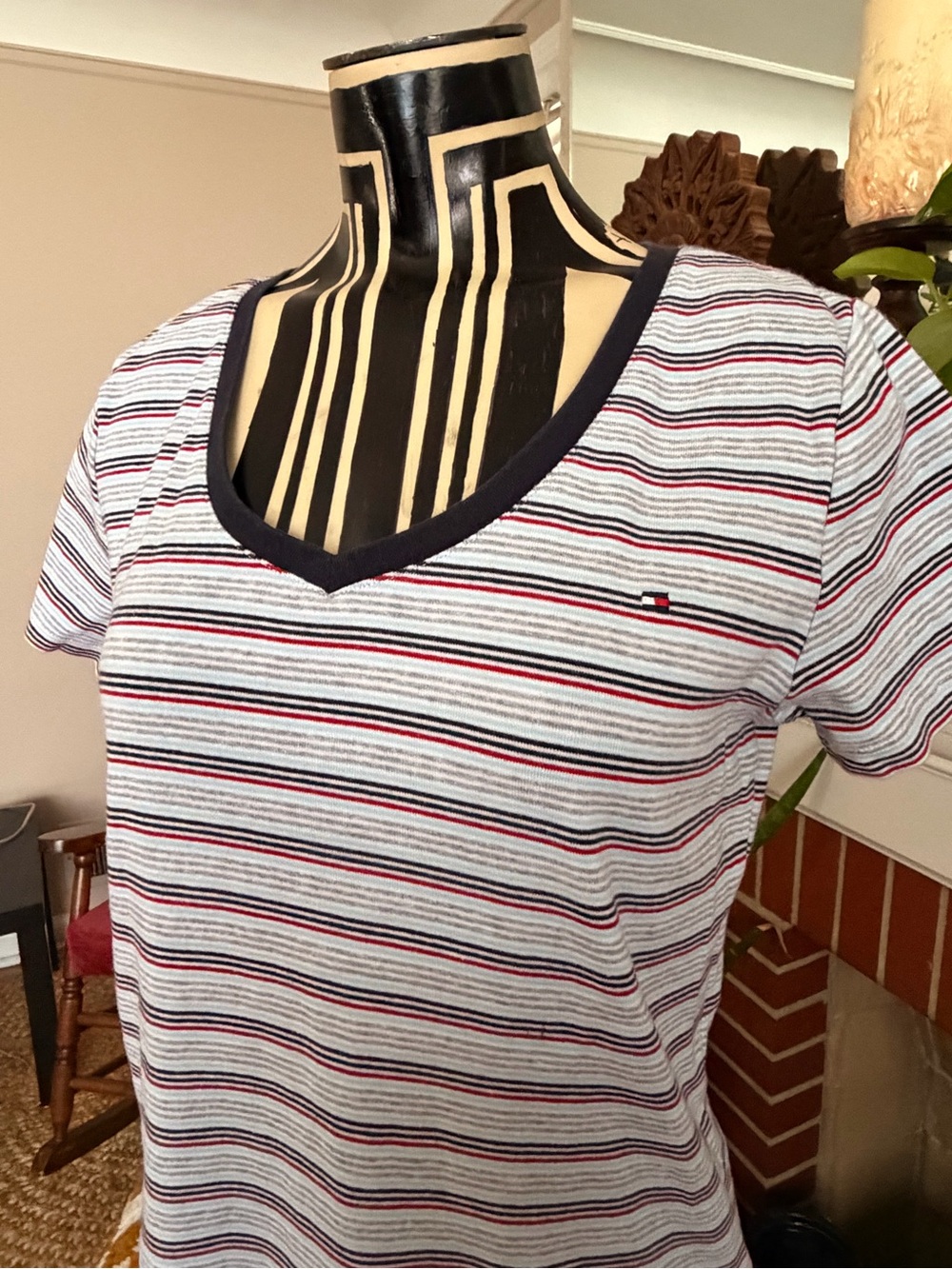 Y2K V-Neck Tommy Hilfiger Stripped Tee